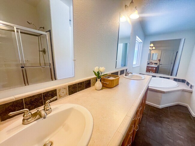 Building Photo - HOUSE - CORNVILLE - OAK CREEK VALLEY