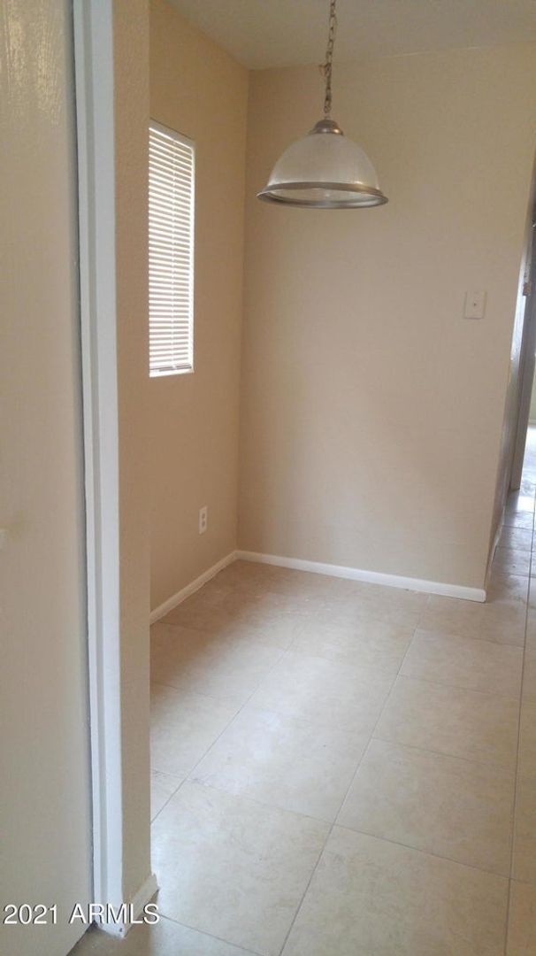 Building Photo - 2808 E Le Marche Ave