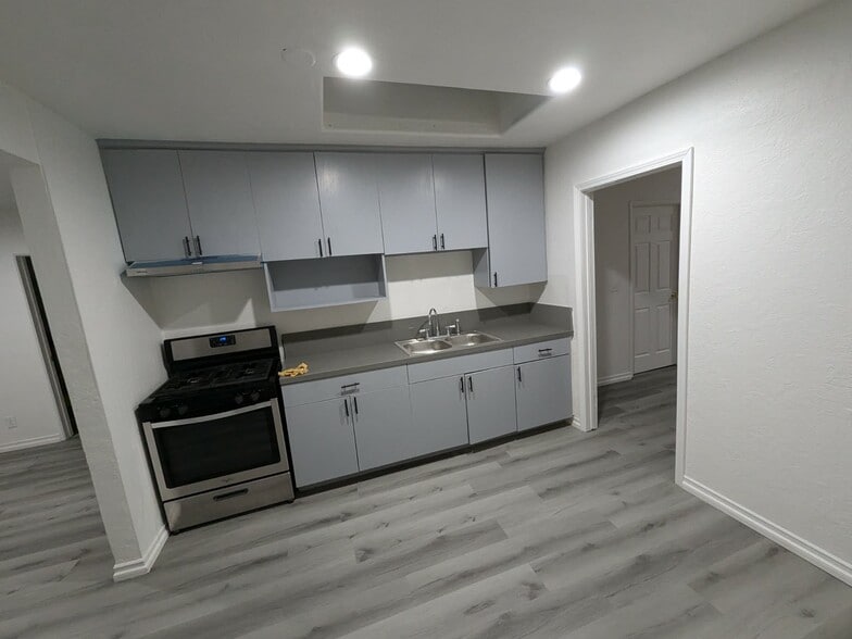 Building Photo - 17201 E Orkney St