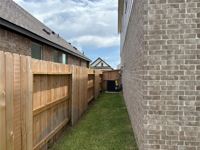 Building Photo - 6307 Serenity View Ln