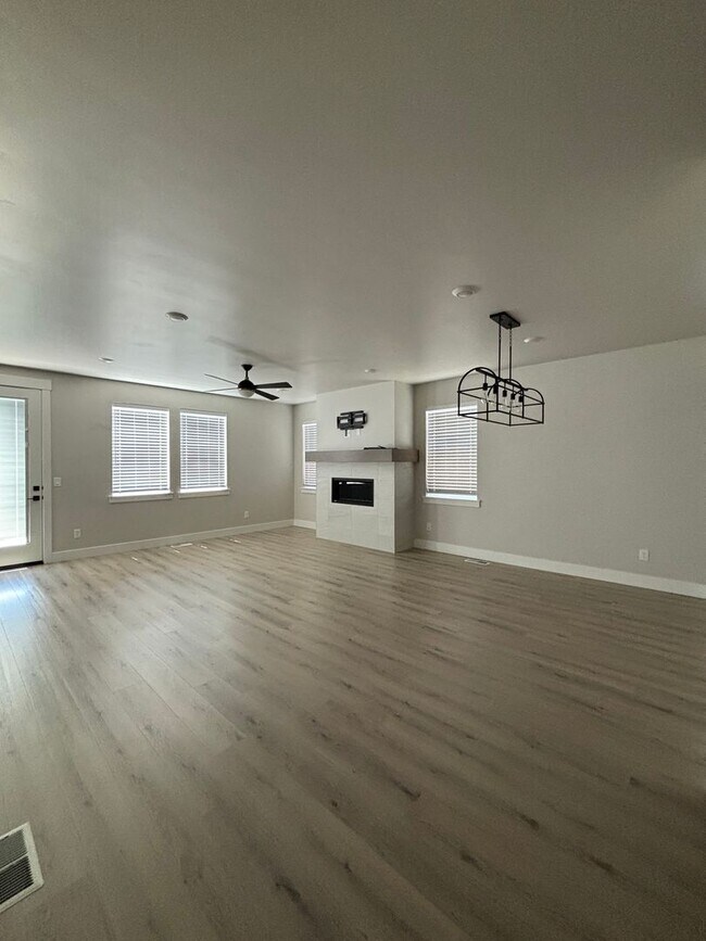 Building Photo - One Month Free! Brand New Single Family Home in Star's newest neighborhood!!!
