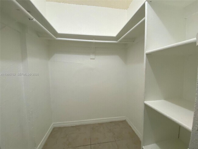 Building Photo - 4550 NW 9th St