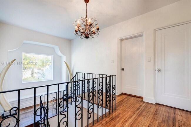 Building Photo - 5800 La Gorce Dr