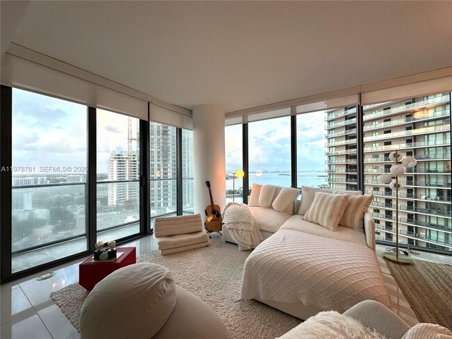 Building Photo - 650 NE 32nd St