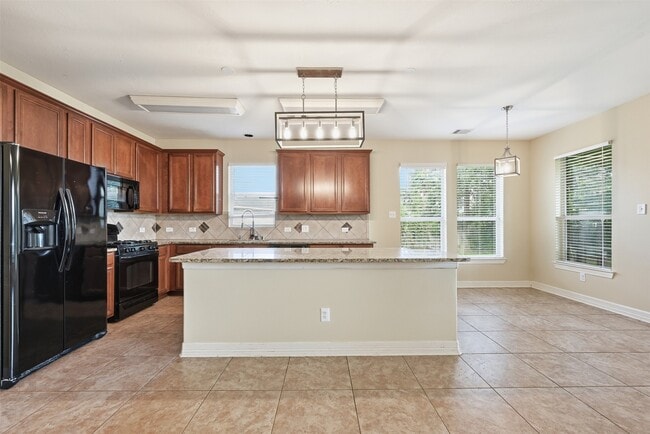 Building Photo - 25203 Oak Villa Dr