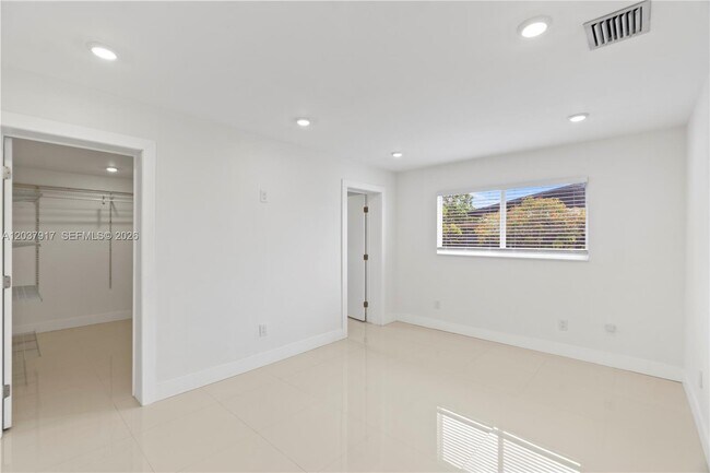 Building Photo - 10501 SW 53rd St