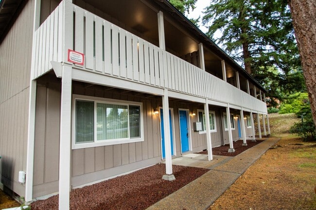 Building Photo - 403 43rd Ave SW