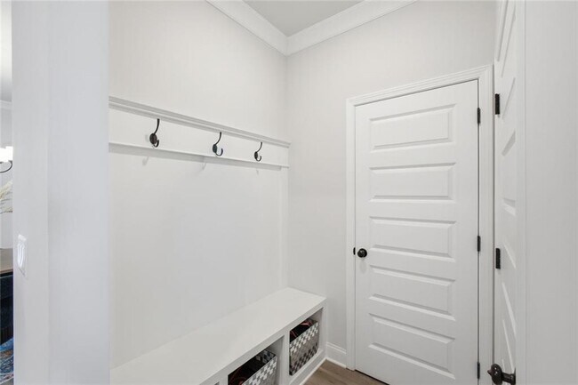 Building Photo - 2700 Westgate Park Dr