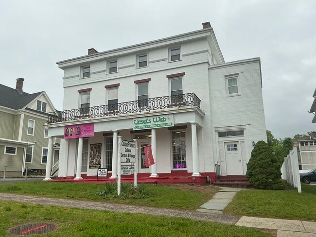 Primary Photo - 138 Washington St