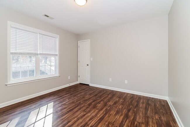 Building Photo - 116 Pearson Place
