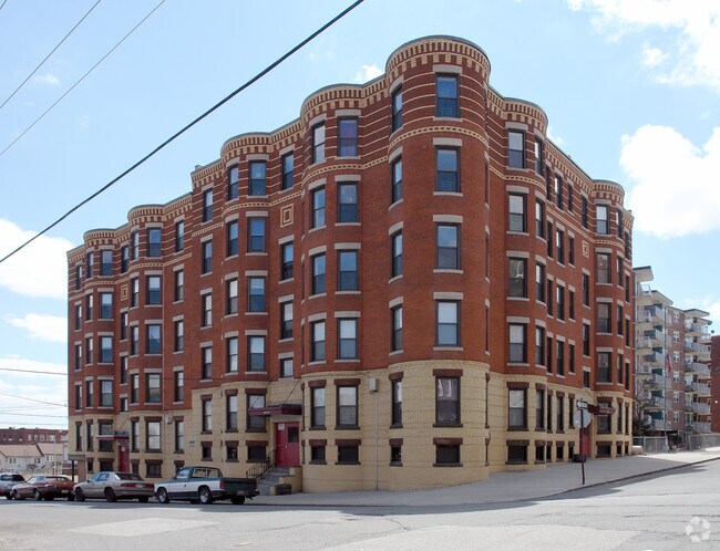 Primary Photo - Hampshire Pine II Apartments