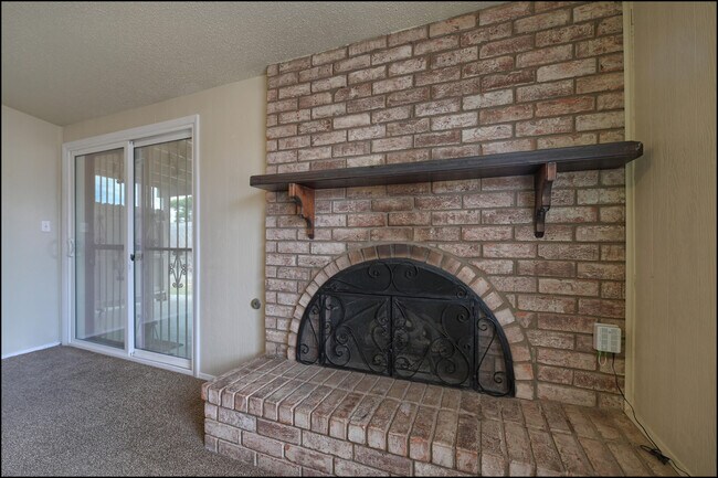 Building Photo - 4109 Roxbury Dr