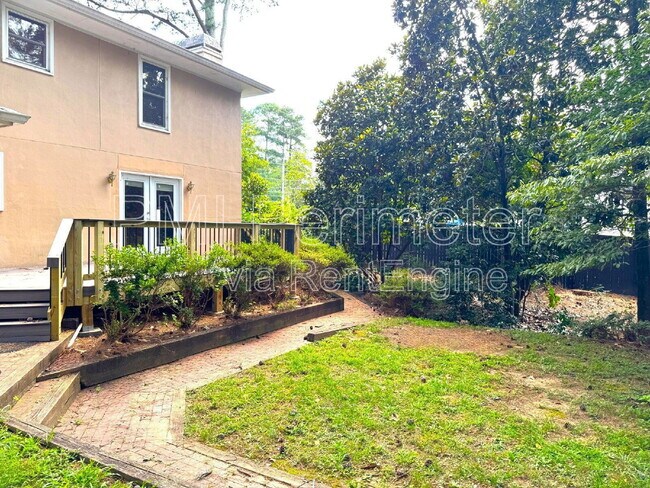 Building Photo - 5338 Roberts Dr