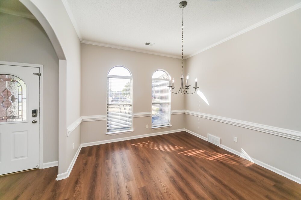 Building Photo - 10442 Sanford Dr