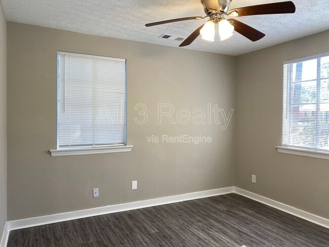 Building Photo - 3737 Dalraida Pkwy