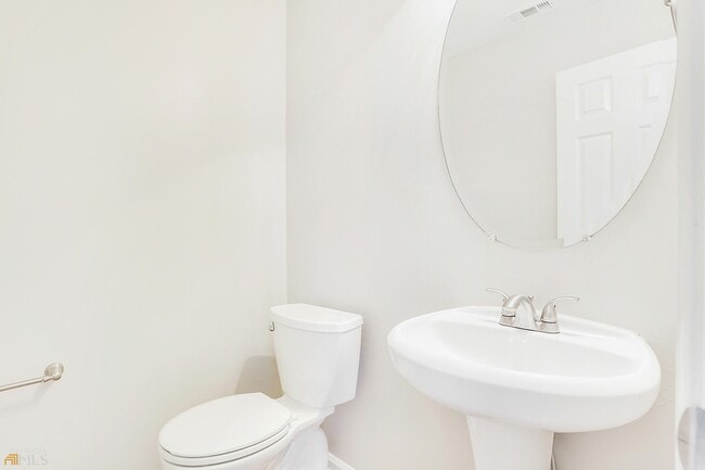 Building Photo - 6260 Whitetail Ct NW