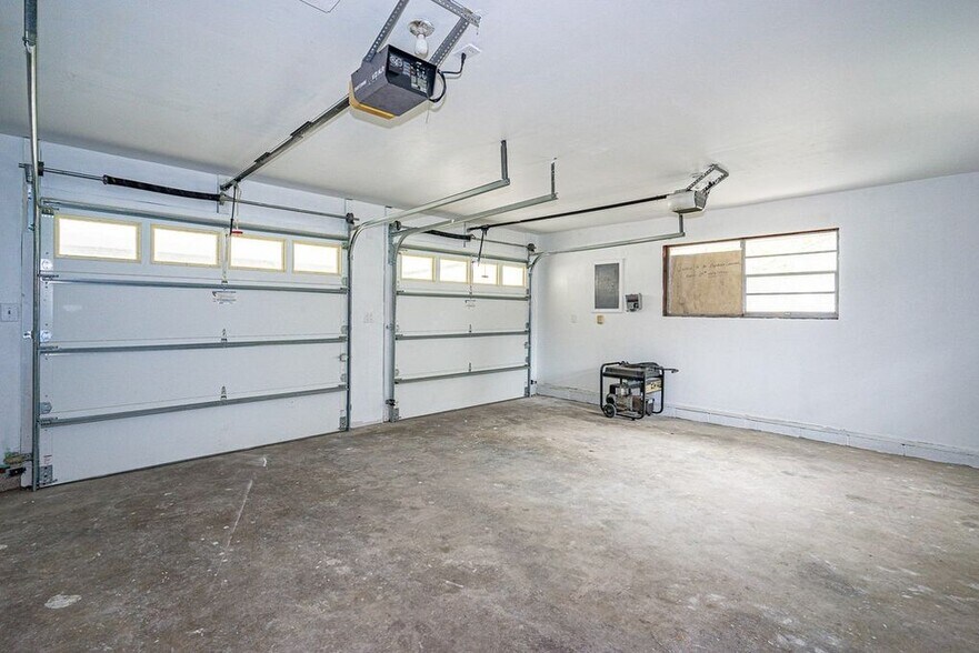 Garage - 722 Revere Ave