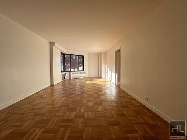 Building Photo - Fourth Avenue