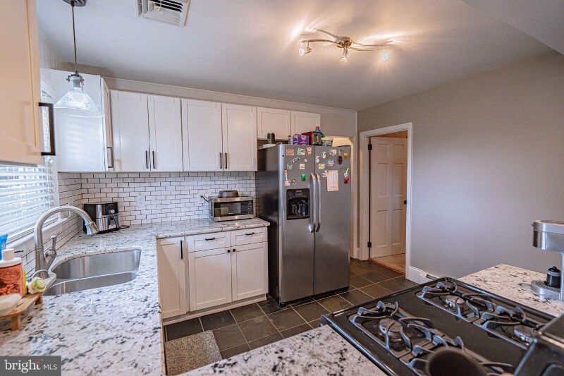 Building Photo - 41 Roosevelt Blvd