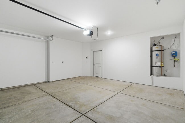 Building Photo - 5690 S Weehawken Ln