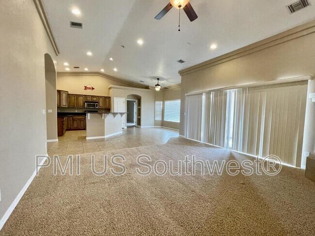 Building Photo - 11 Hickory Knoll Cir