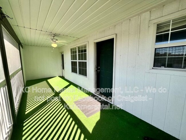 Building Photo - 6836 N Olive St