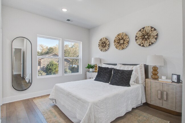 Building Photo - 5739 Murray Dr