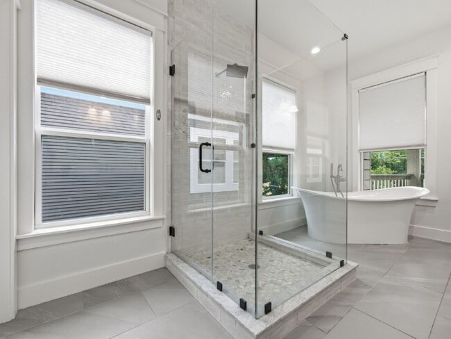 Building Photo - "Elegant 4-Bedroom 2.5-Bath Victorian Charm Meets Modern Luxury!"