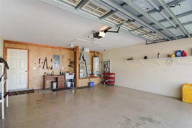 Building Photo - 20846 Queen Alexandra Dr