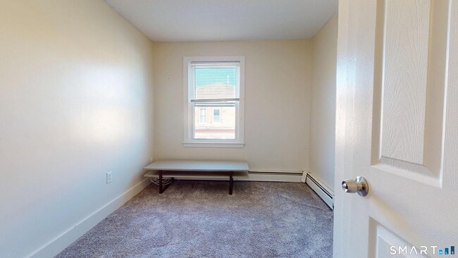 Building Photo - 666 Main St