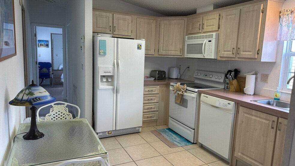 Building Photo - 2142 Nettles Blvd