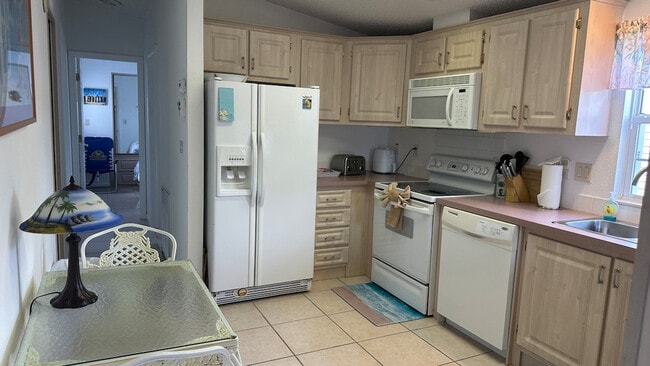 Building Photo - 2142 Nettles Blvd