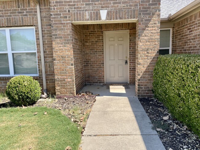 Building Photo - 4905 Rock Creek Rd