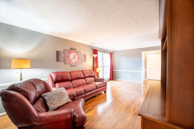 Building Photo - 1745 Jack Warner Pkwy