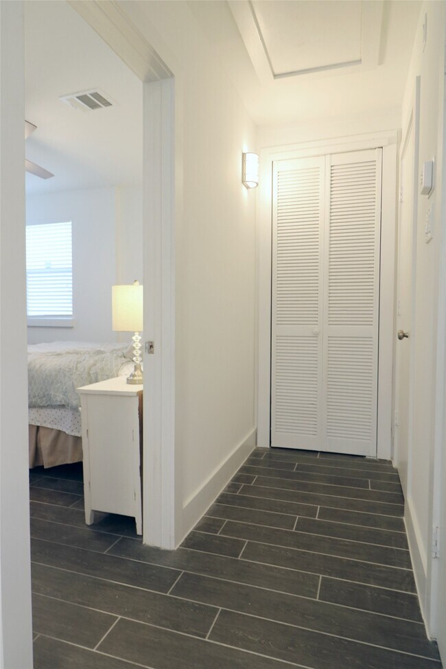 Building Photo - 412 Pacific St