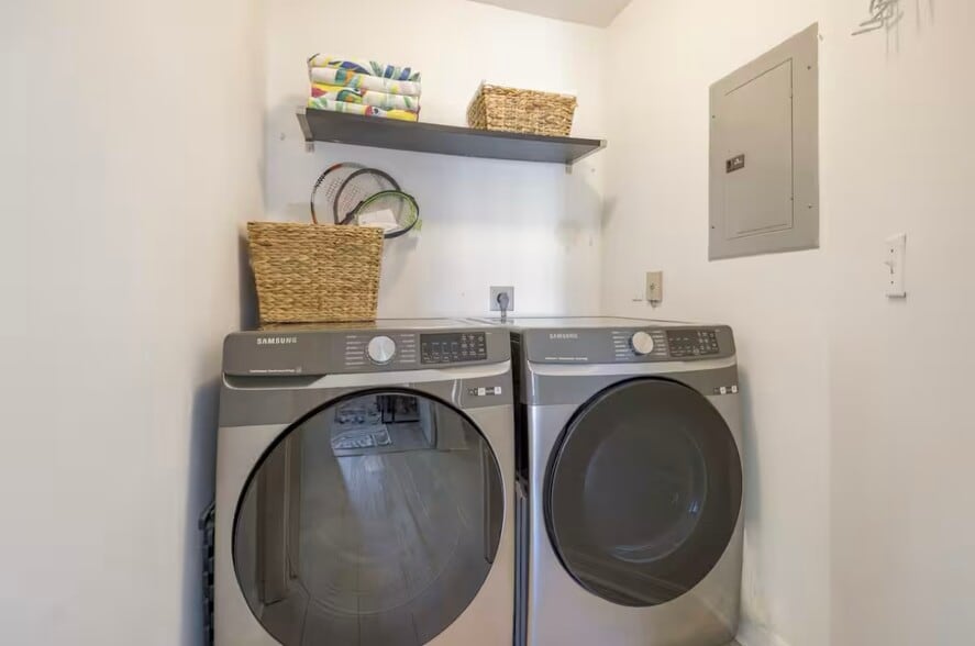 Building Photo - 7761 Jewel Ln