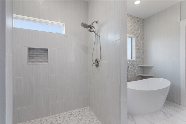 Building Photo - 2355 Co Rd 376