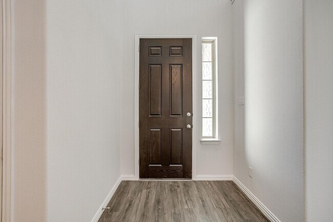 Building Photo - Amazing 2 Story Home in South Fort Worth, 4 Bedroom, 3 Bath- Burleson ISD- 76028