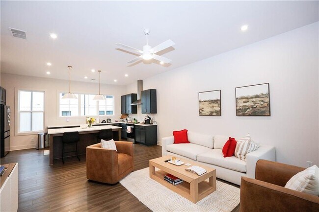 Building Photo - 1305 Breezy St SE