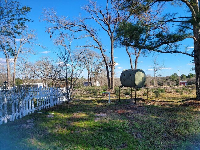 Building Photo - 208 Newcastle Dr