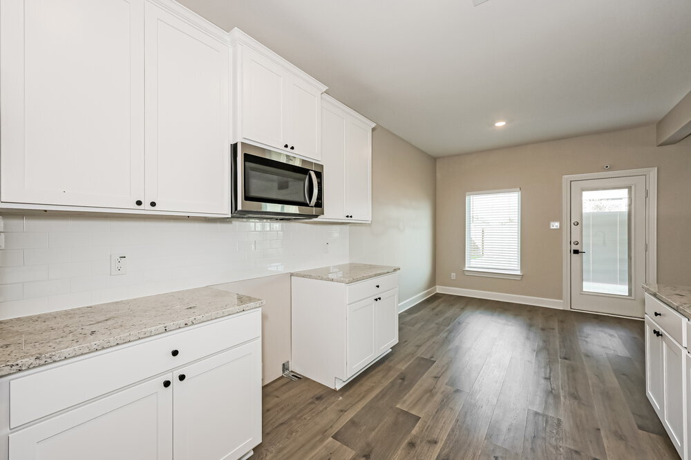 Building Photo - 308 Live Oak Ln
