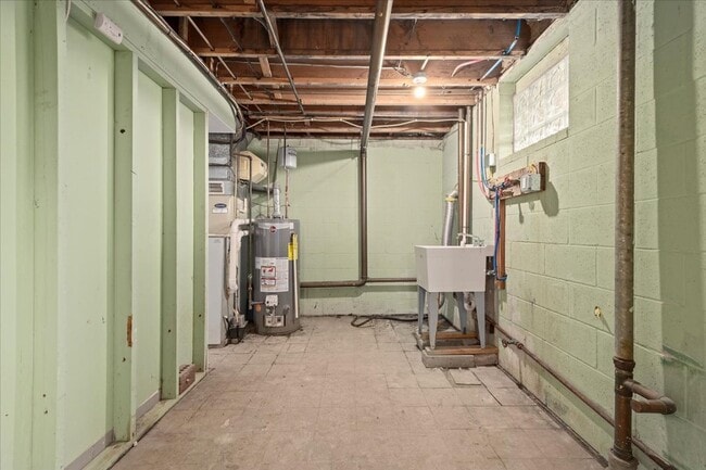 Building Photo - Renovated 4 Bed in Carrick