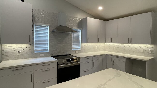 Building Photo - Spacious 3-Bedroom Oasis in Loxahatchee with 2 Full Baths