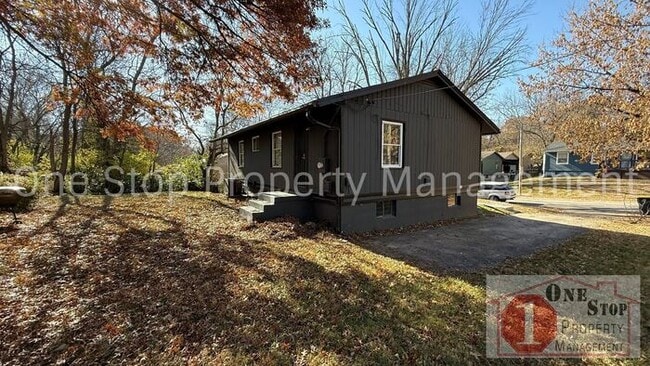 Building Photo - 4 Bedroom, 2 Bathroom home in Kansas City