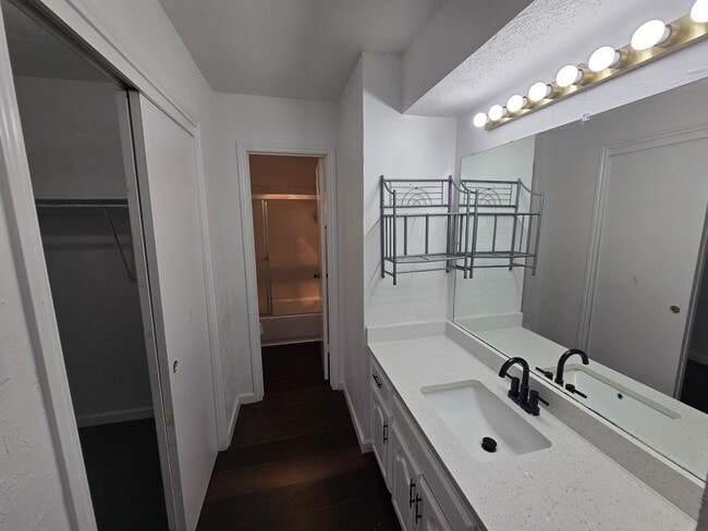 Building Photo - 2105 E Collins Blvd