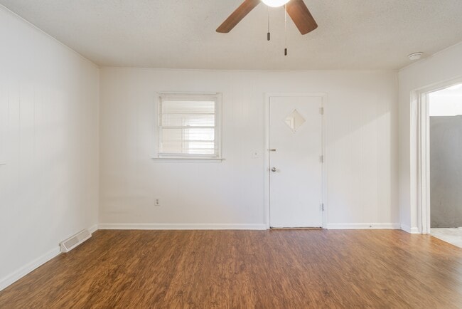 Building Photo - 1024 Houston St