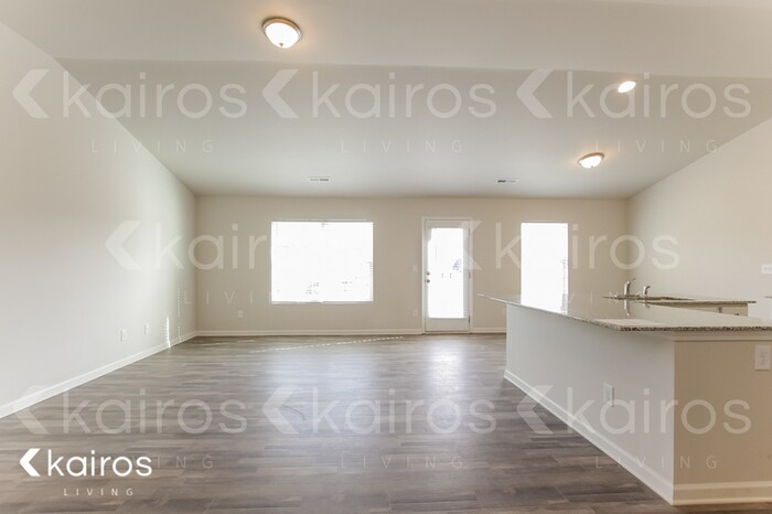 Building Photo - 1190 Silvertrace Dr