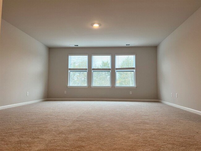 Building Photo - 1011 Altavista