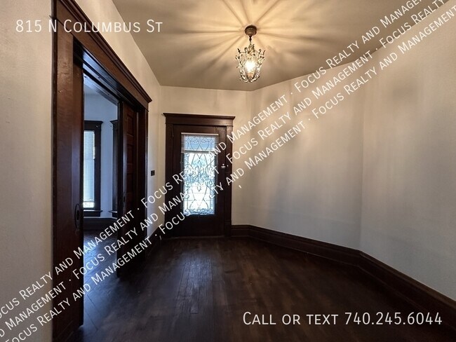 Building Photo - 815 N Columbus St