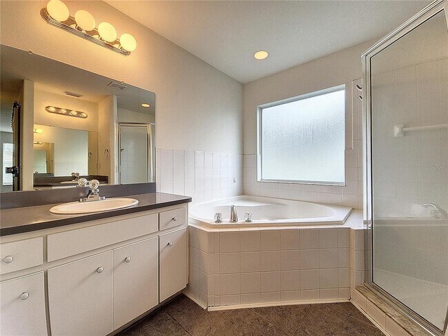Building Photo - 603 Terranova Dr